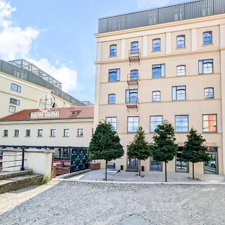 Riverside Modern By Bookinghost Appartamento