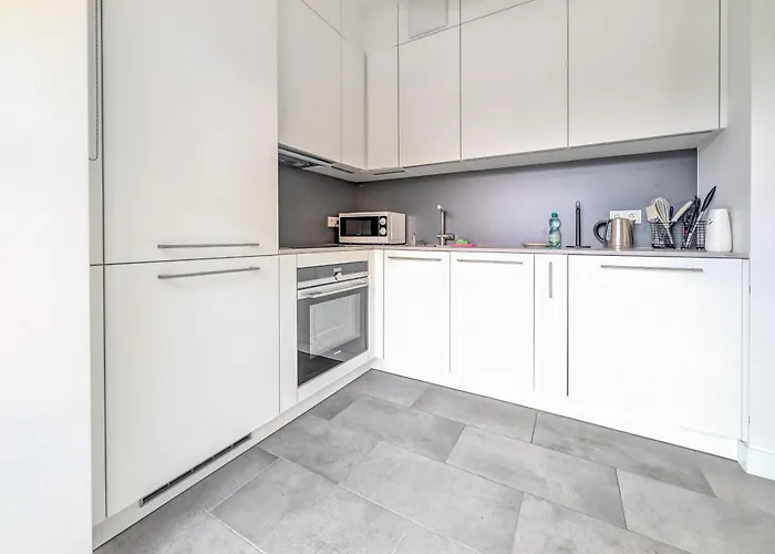 Riverside Modern By Bookinghost Appartement *